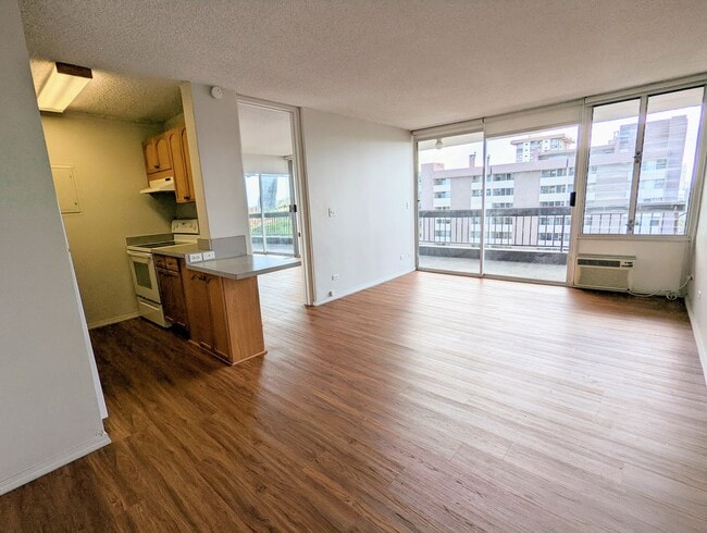 Partly Furnished 1-Bedroom 1-Bath with 1 p... - Partly Furnished 1-Bedroom 1-Bath with 1 p... House