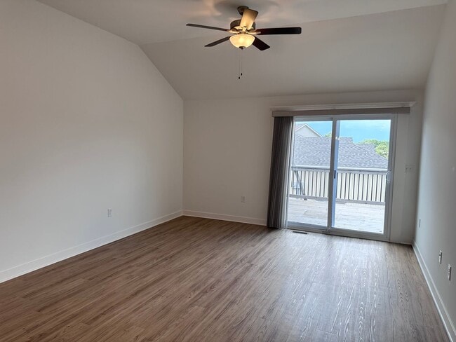 Photo - 4 Bed | 3 Bath | 1 Car Garage Duplex in Kansas City w/ Move in Special
