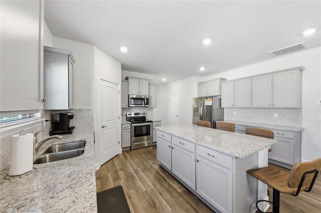 Photo - 1861 Abbey Rd