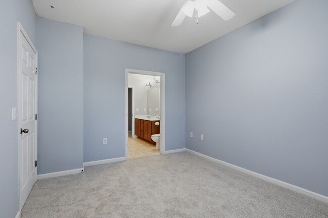 Photo - 625 Marshtree Ln