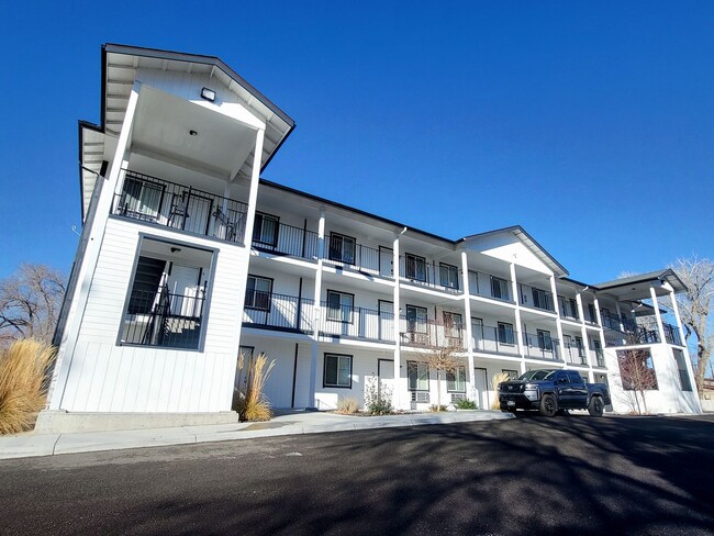 Photo - 401 Linden St