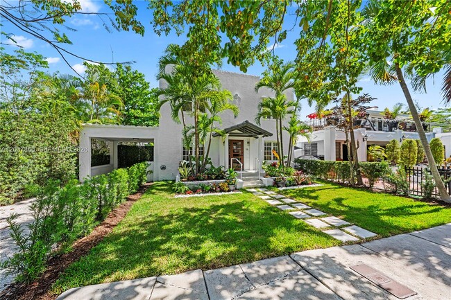 Photo - 178 NE 45th St
