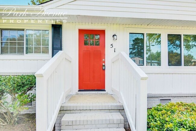 Photo - 512 Uzzle St