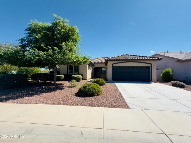 3569 E Peartree Ln