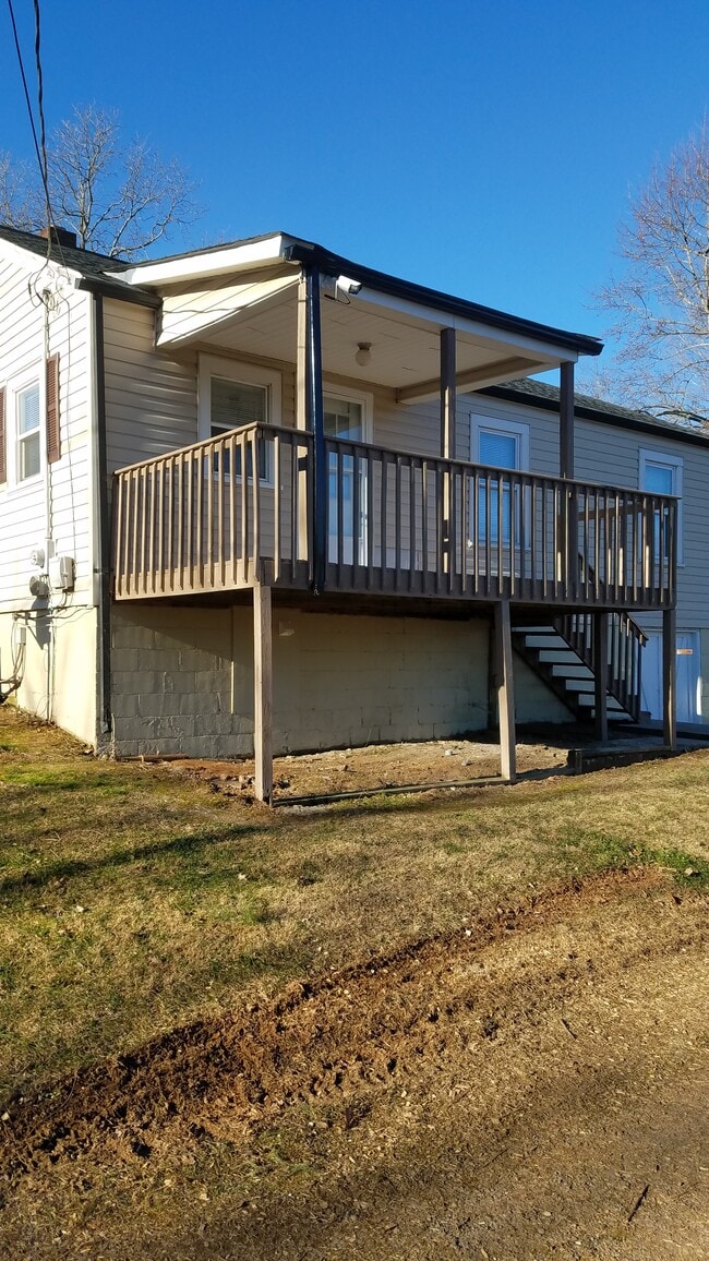 Photo - 570 McGlamery Rd