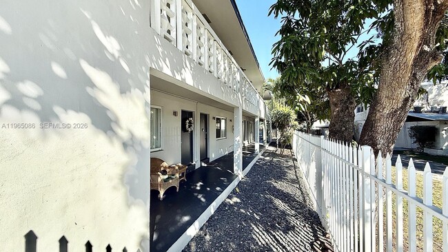 Photo - 42 SW 14th St Unidad 203