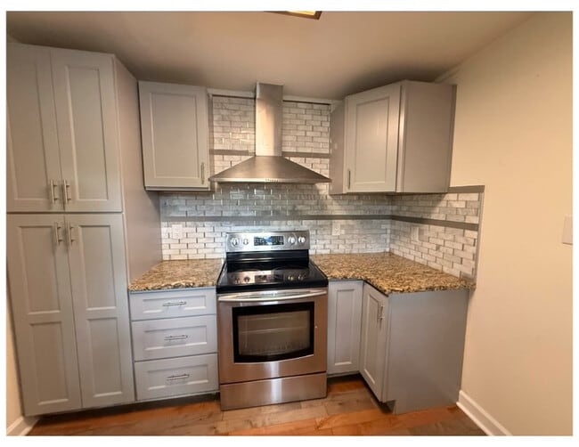 Photo - 607 E Elm St