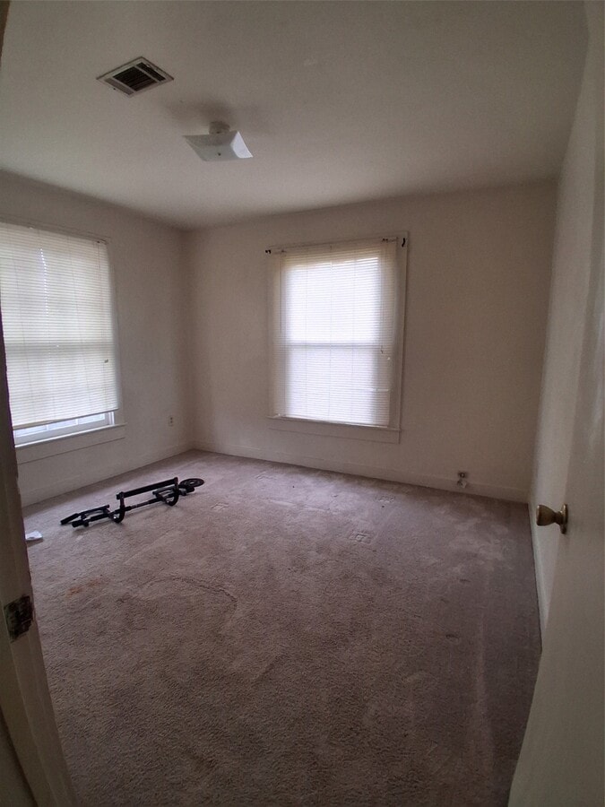 Photo - 204 Holderrieth Blvd