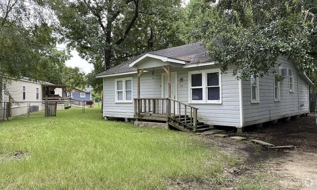 Building Photo - 645 W Davis Loop Rental