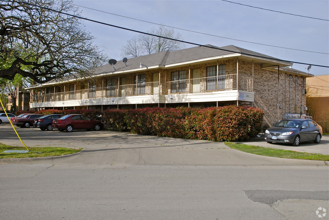 Chestnut Oaks Apartments - Chestnut Oaks Apartments