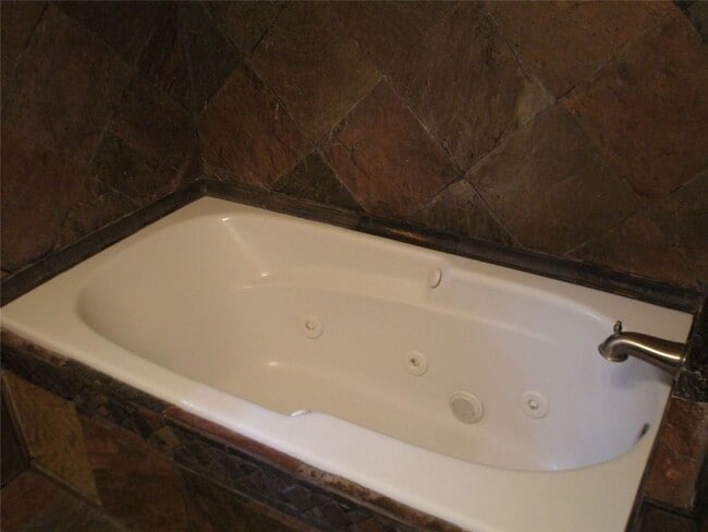 Photo - 3962 Chamblee Dunwoody Rd