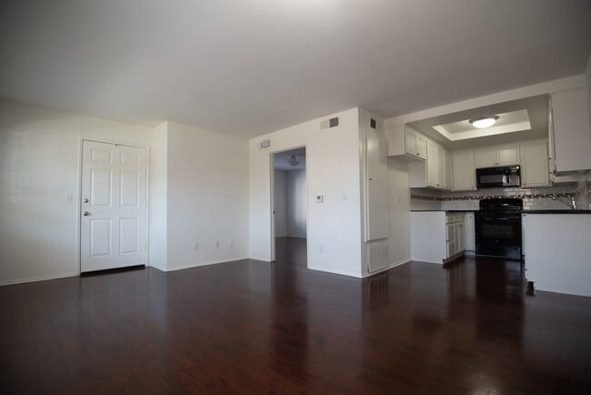 Photo - 5328 Riverton Ave Unidad 102