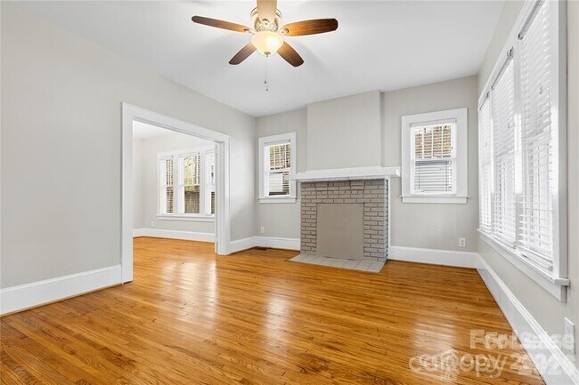 Photo - 2404 E 7th St