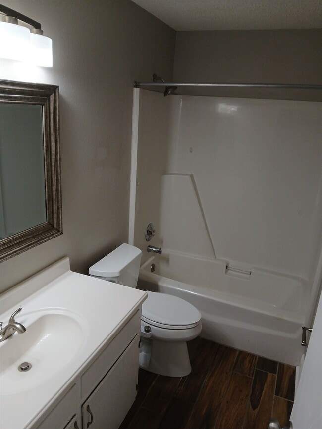 Photo - 445 Cactus St