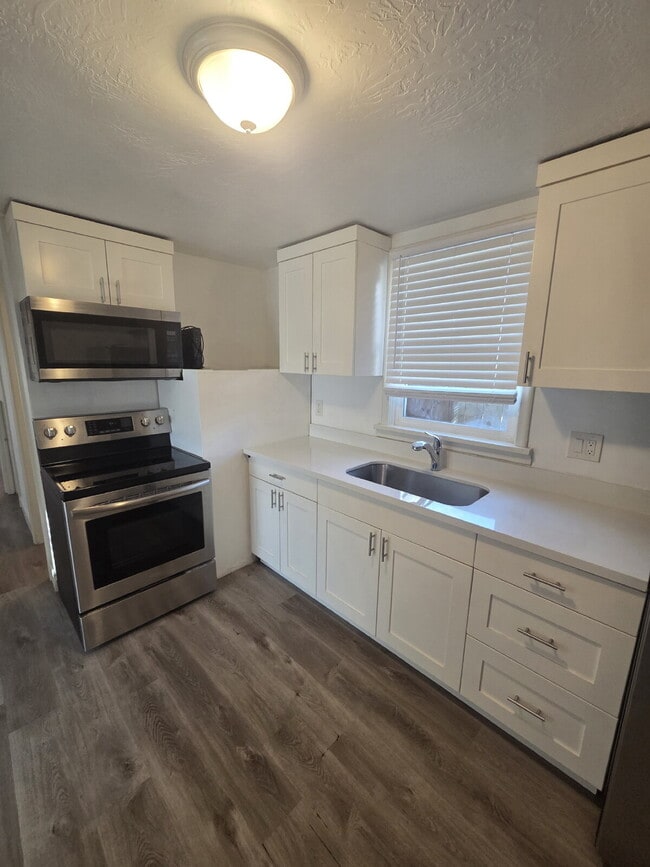 Photo - 759 E Scott Ave