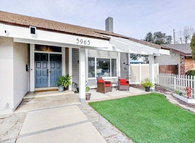 Building Photo - Spacious 4 Bedroom Home with Pool & 3 Car Garage in Cypress