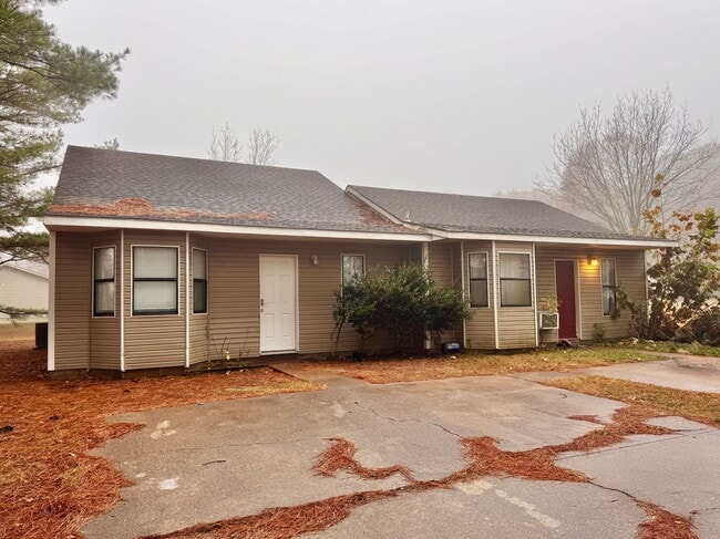 Building Photo - Quail Valley 3 Bedroom 2 bathroom