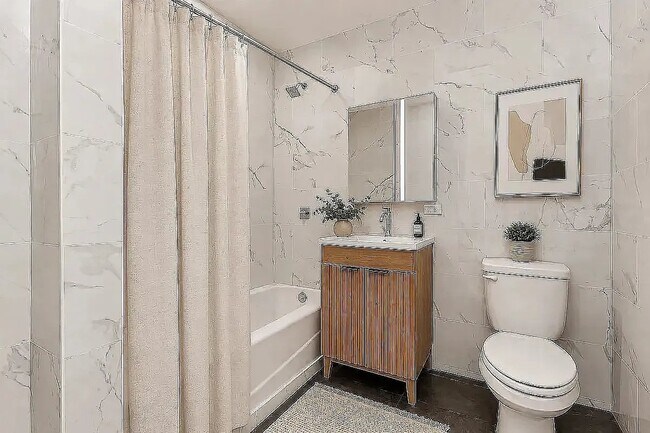 36-45-45 31st St Unit 6E