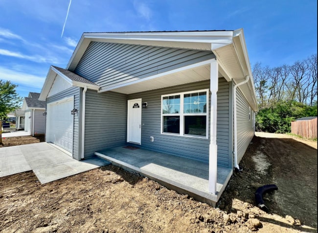 Building Photo - Brand New Equestrian getaway in Wilmington... Rental