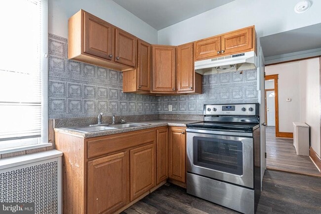 Photo - 480 W Girard St