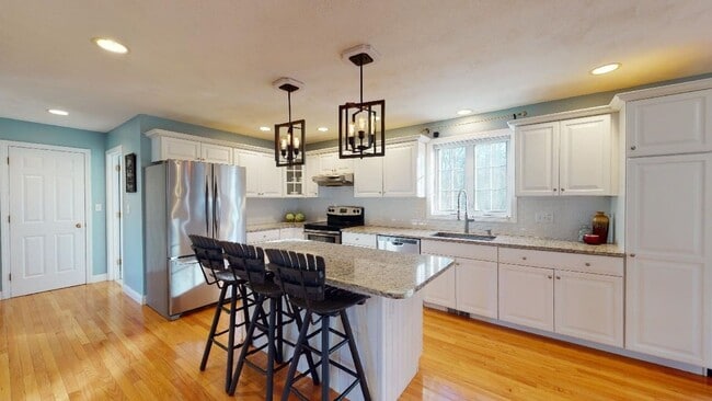 Photo - 89 Nashua Rd