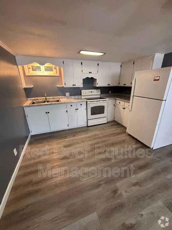 Building Photo - 1215 N Columbus St Rental