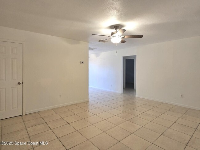 1537 Mango Tree Dr