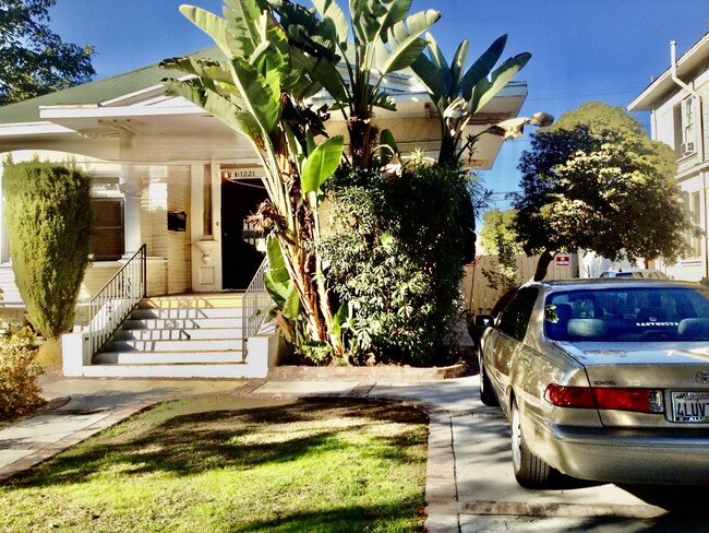 Photo - 1221 W 30th St Casa