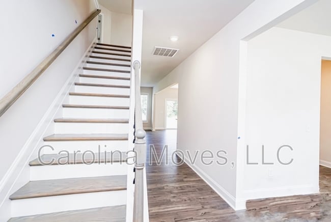 Photo - 151 Mayfield Crossing Ln