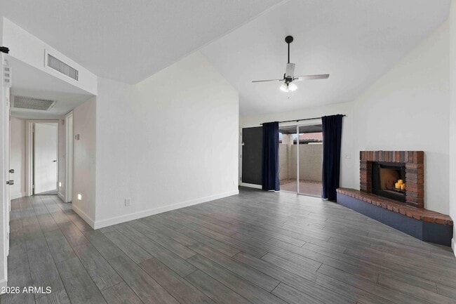 Photo - 2118 E Center Ln