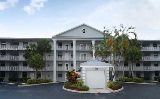 Photo - 1518 Whitehall Dr Unit 104