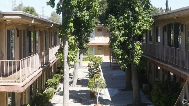 Southwest Pointe Apartments