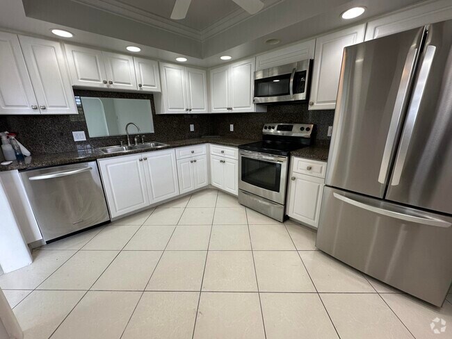 Building Photo - 250 John F Kennedy Dr Unit Ph7 Rental