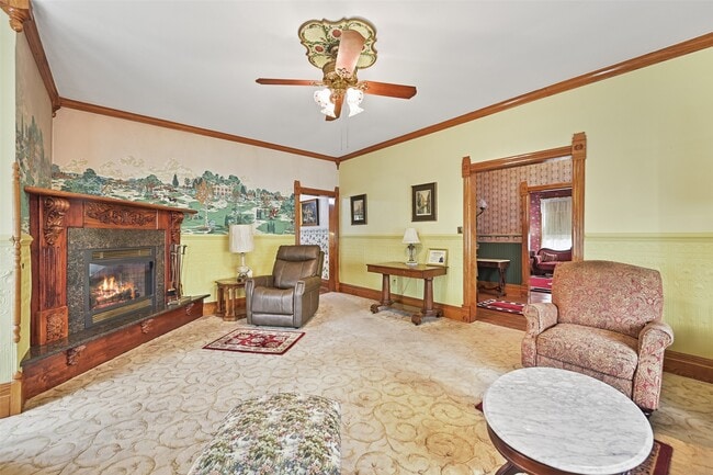 Photo - 1403 Broadway Avenue J