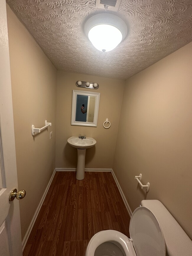 Photo - 138 Taylor Rd Unit 1
