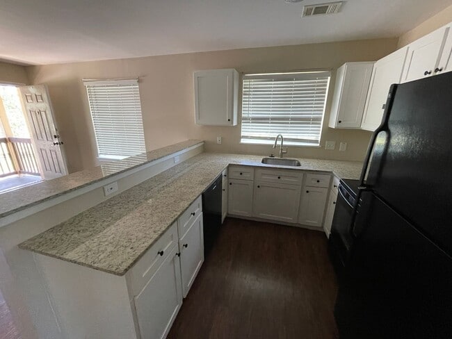 Building Photo - Montierra Ranch Rental