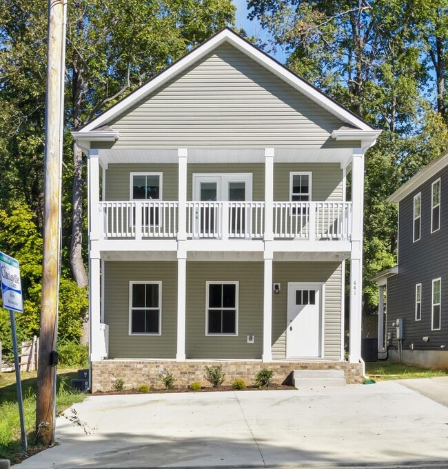 Photo - Close to Downtown! Home with 3 Bedrooms and 2.5 Baths.