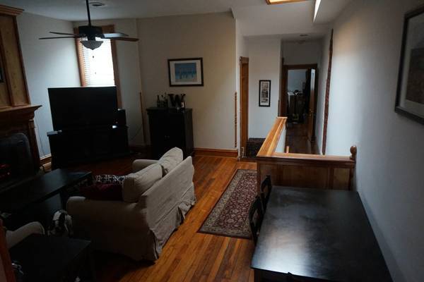 Sala de estar - 1514 Floyd Avenue