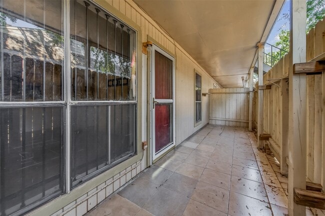 Photo - 8201 Richmond Ave. Unidad 37