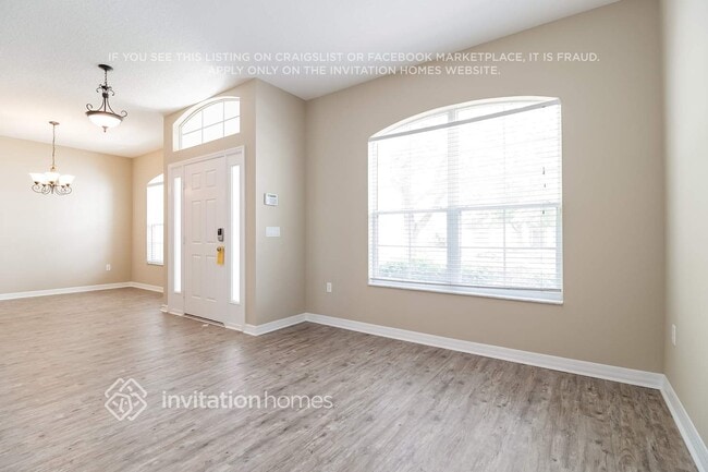 Photo - 498 Woodford Dr