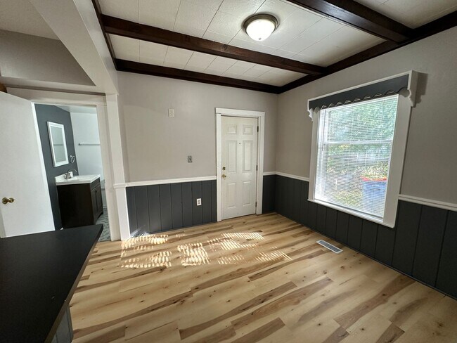 Photo - 1334 Carman Ave NE