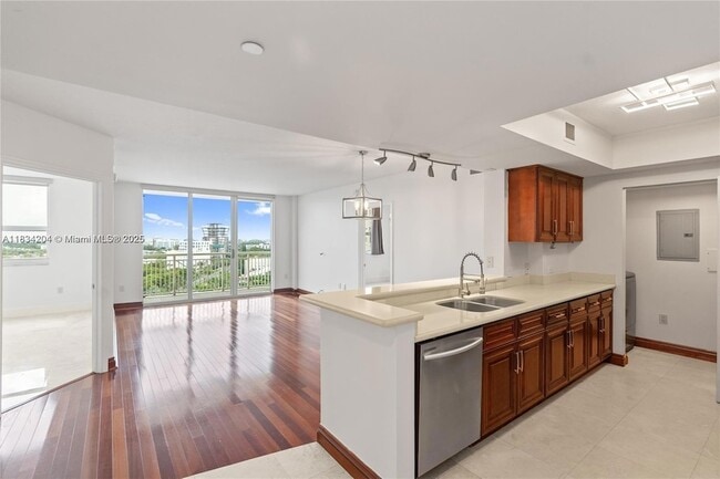 Photo - 19501 W Country Club Dr Unit 1610