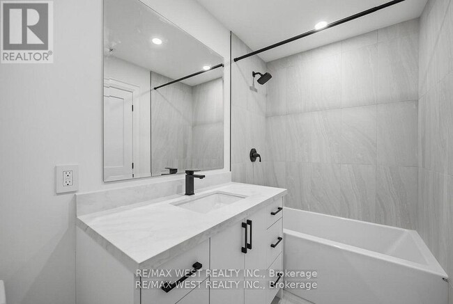Photo - 390 St Clarens Ave