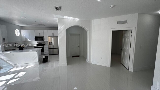 Photo - 10012 NW 7th St Unidad 112