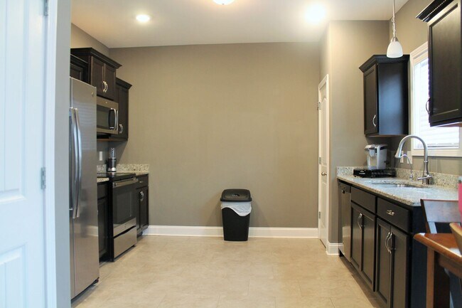 Photo - 256 Azalea Dr