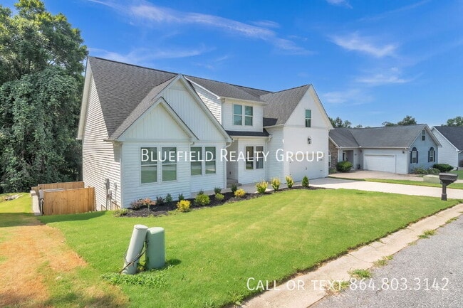 Photo - 713 Rockcliff St