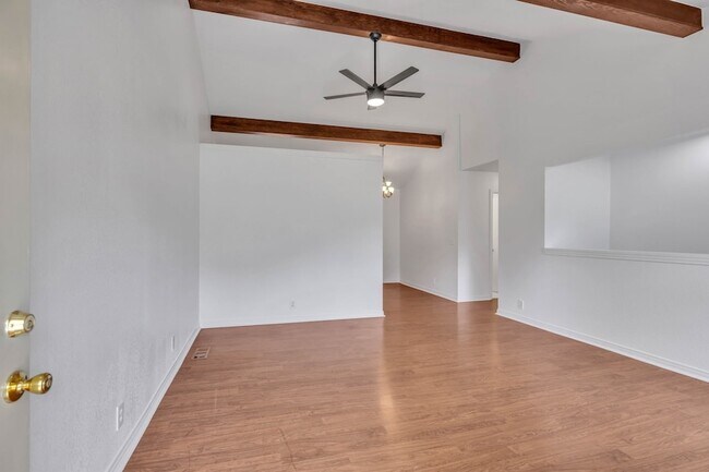 Photo - 108 Chiroc Rd Unit A