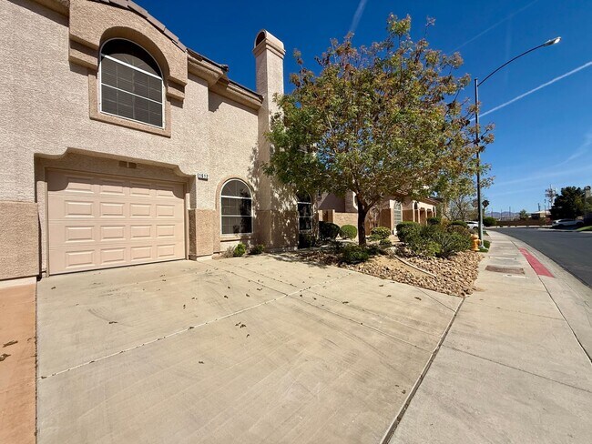 Photo - Beautiful 3-bedroom townhome in a desirable gated Green Valley community!