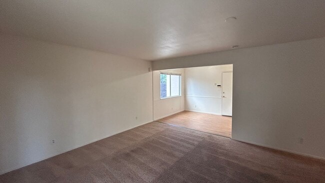 Photo - 2004 Robbie Ave