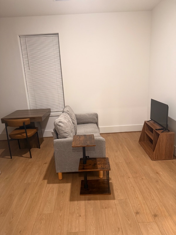 Photo - 1901 S Victory St